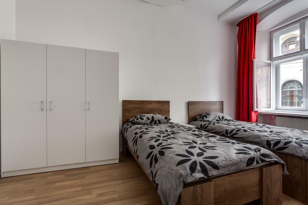 Modern Apartment In Lviv Historic Centre Екстер'єр фото