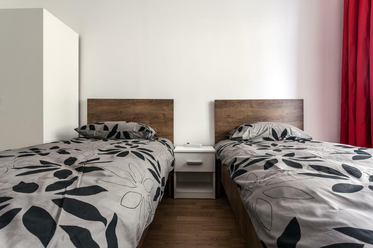 Modern Apartment In Lviv Historic Centre Екстер'єр фото