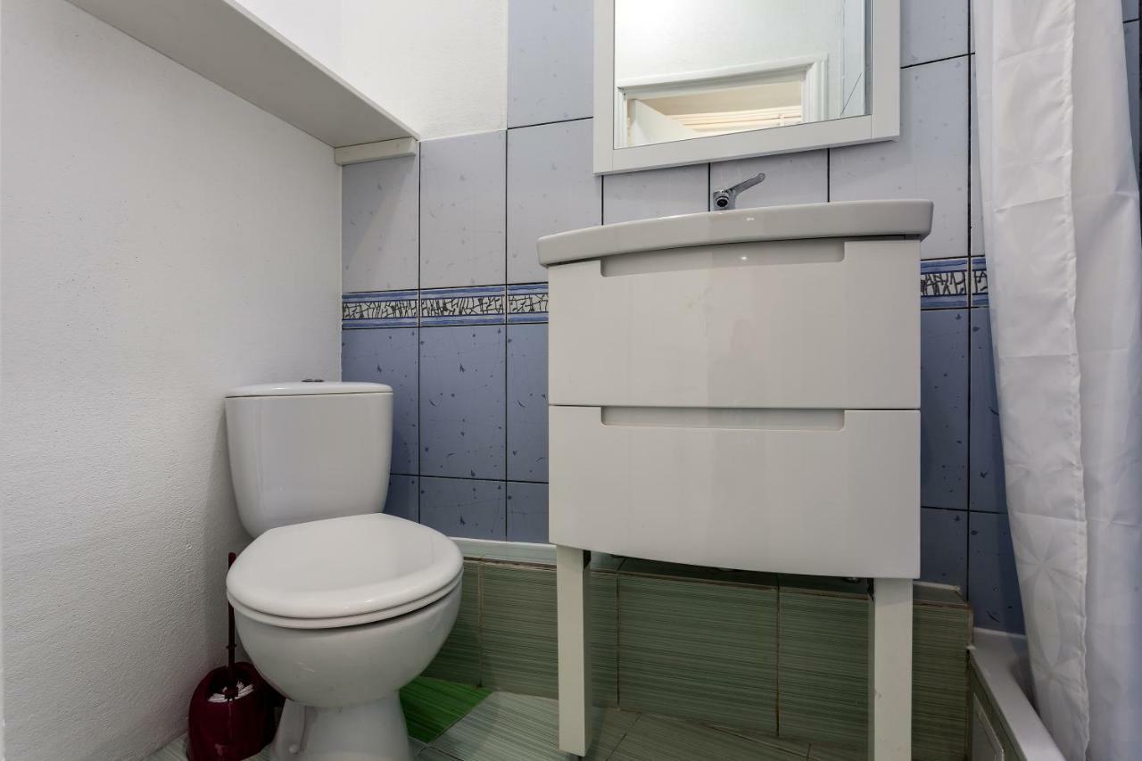 Modern Apartment In Lviv Historic Centre Екстер'єр фото