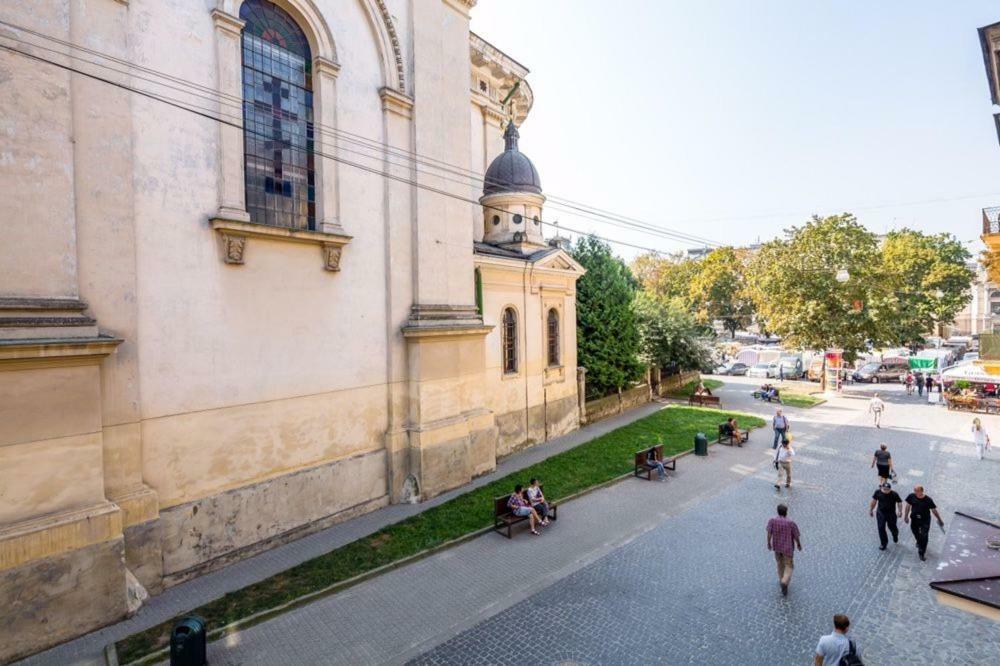 Modern Apartment In Lviv Historic Centre Екстер'єр фото